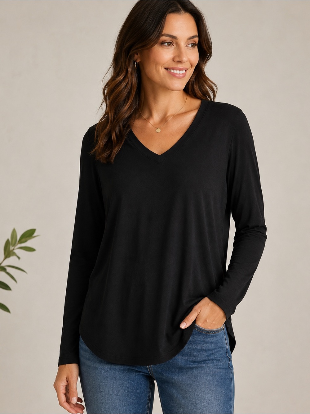 Tahari Black Long Sleeve V-Neck Top Size Large Soft Essential Tee
